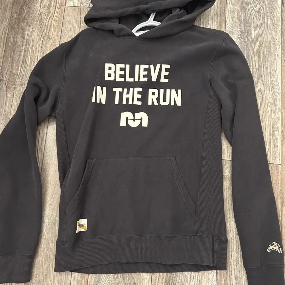 Tracksmith X Believe in the Run - Picture 1 of 2
